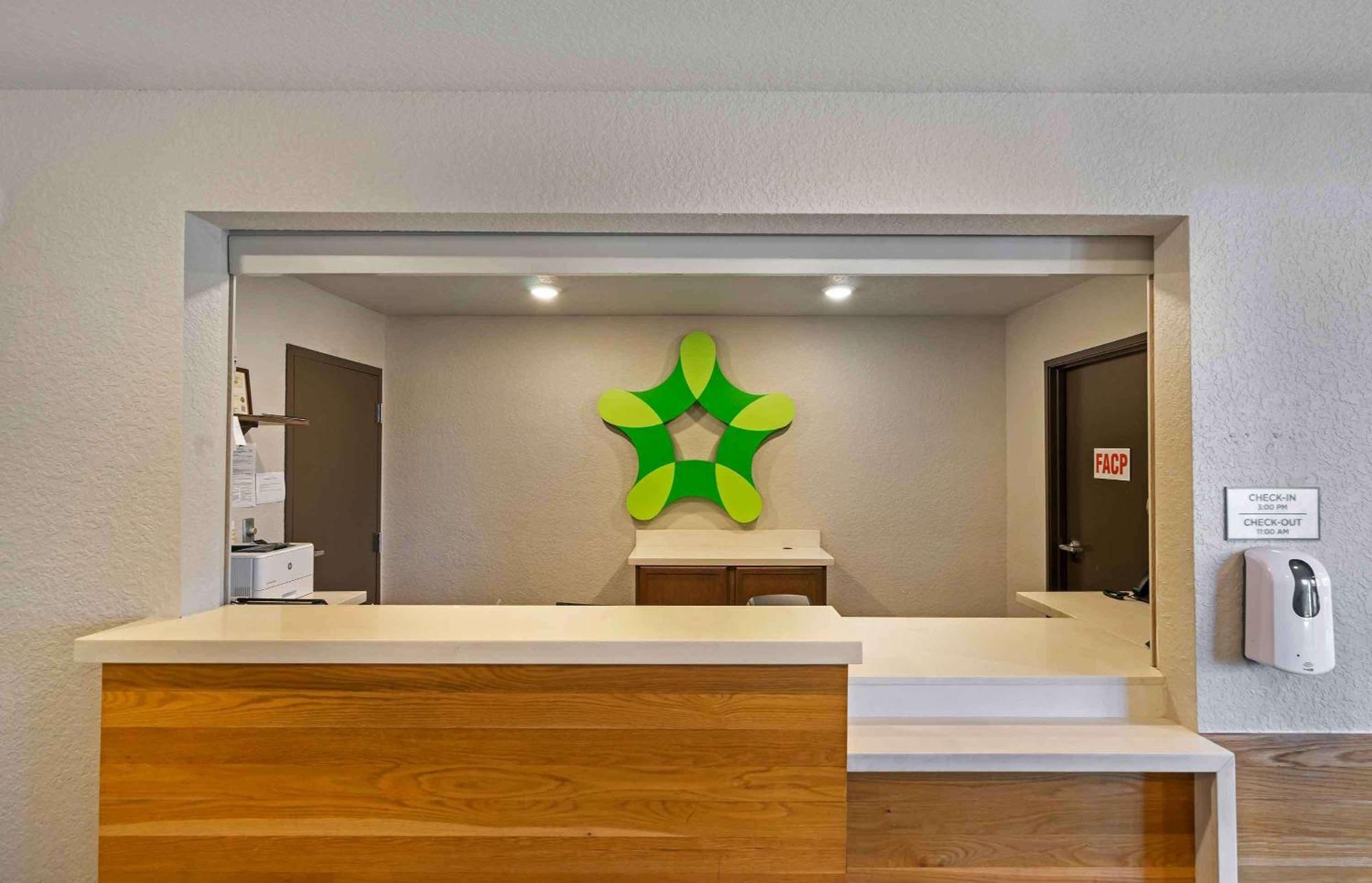 Extended Stay America Select Suites - Tampa - Brandon - East Heartland Exterior foto