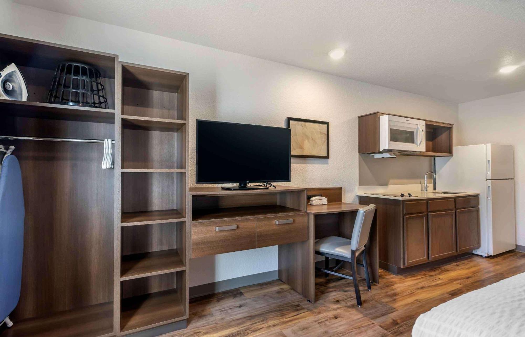 Extended Stay America Select Suites - Tampa - Brandon - East Heartland Exterior foto