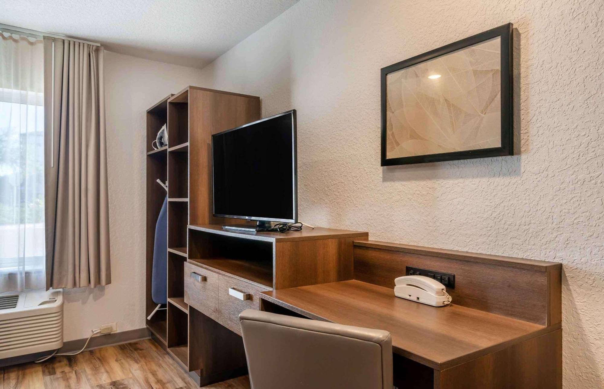 Extended Stay America Select Suites - Tampa - Brandon - East Heartland Exterior foto